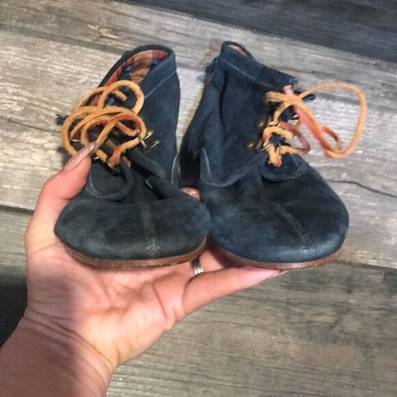 Hudson soft Lace up blue sued Ankle booties sz-7 - Picture 13 of 16